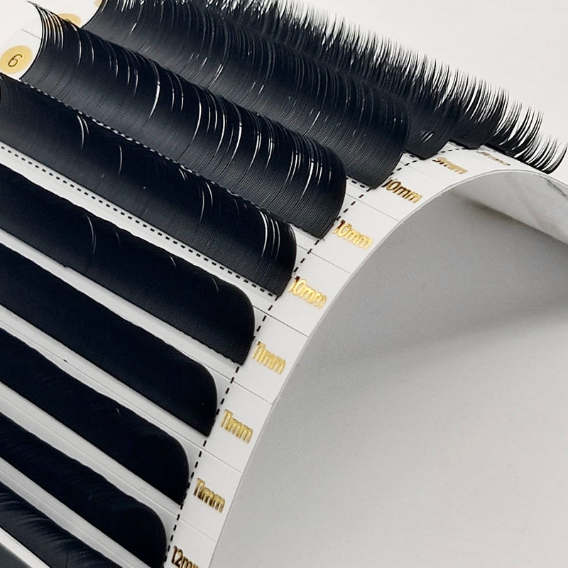 Extensions de cils C Livacils, détail texture soie naturelle
